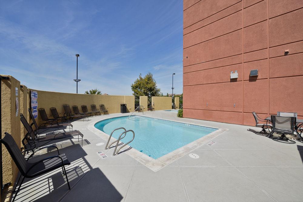 Holiday Inn Express Elk Grove West I-5 By Ihg Exterior photo