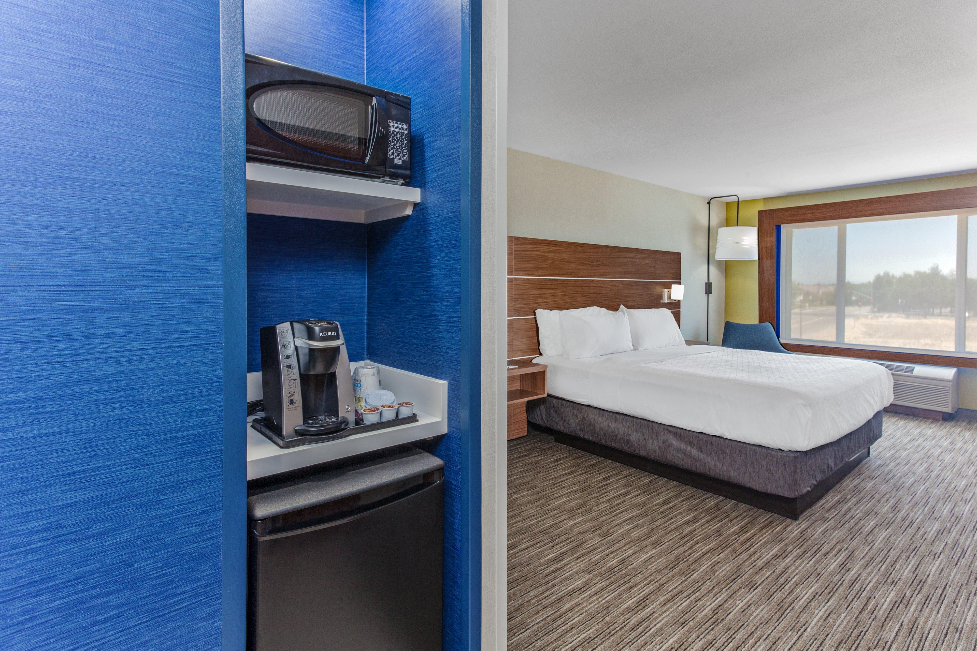 Holiday Inn Express Elk Grove West I-5 By Ihg Exterior photo